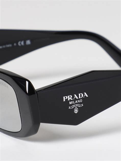 occhiali neri prada